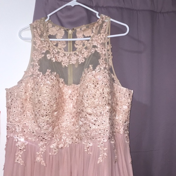 LIGHT PINK PROM DRESS - Picture 5 of 8